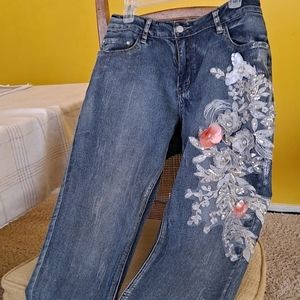 Ladies decorated jeaans